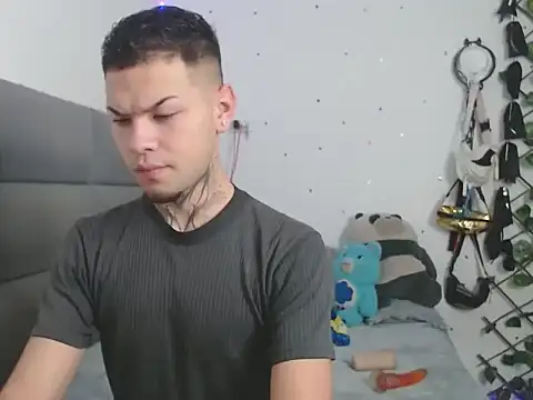 MarceloMilk online show from 10-21-25, 04:01