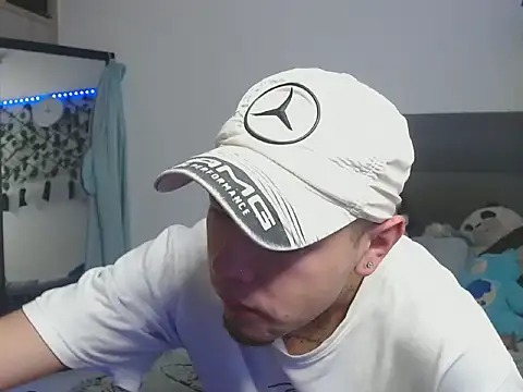 MarceloMilk online show from 10-16-25, 05:16