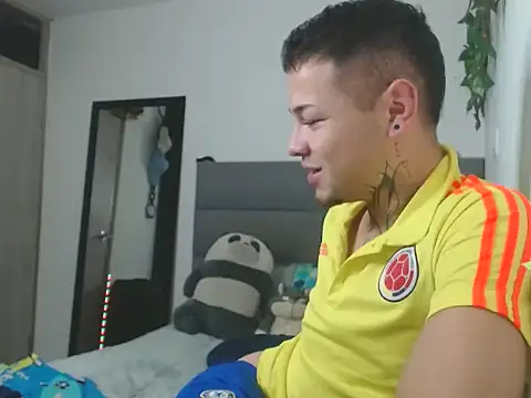 MarceloMilk online show from 10-03-25, 04:58