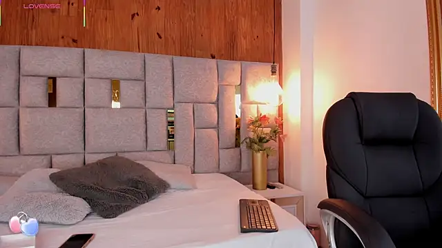 Saori newman online show from 10-21-25, 12:04