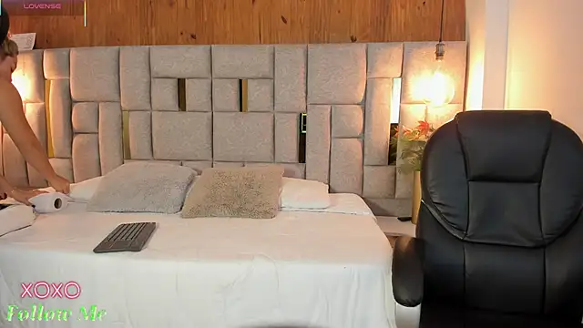 Saori newman online show from 03-12-25, 11:43