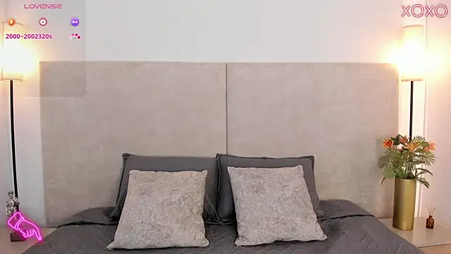 Saori newman online show from 12-15-25, 12:00