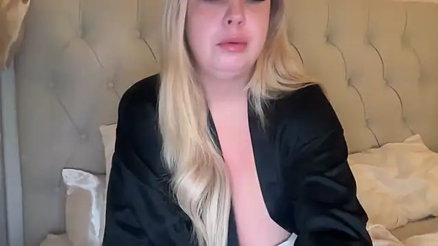 blairbella online show from 10-27-25, 04:57