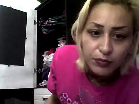 ariana crazzy online show from 03-18-25, 05:12