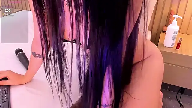 sexy mich 18 online show from 10-28-25, 08:08