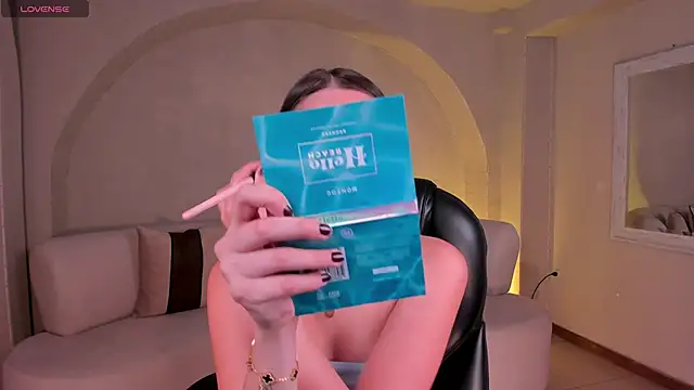 Snapshot of KaiaFerreira chatting on 10-18-25, 12:40 KaiaFerreira online show from 10-18-25, 12:40