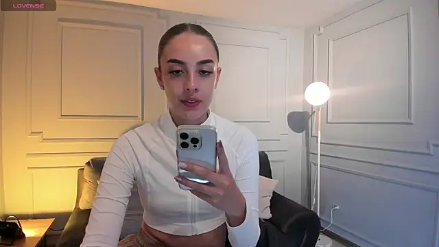 Snapshot of KaiaFerreira chatting on 02-12-26, 05:02 KaiaFerreira online show from 02-12-26, 05:02