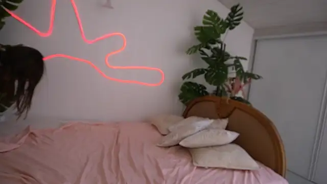 Snapshot of OpulentSiren chatting on 12-02-24, 09:09 OpulentSiren online show from 12-02-24, 09:09