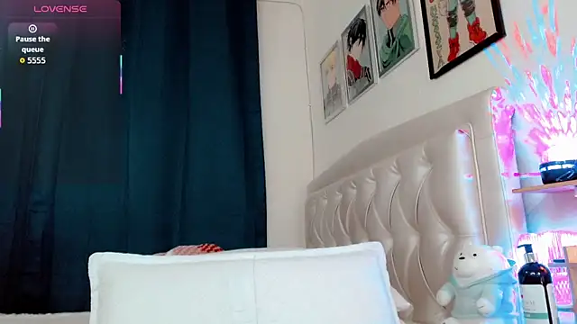 lunalovedoll  online show from 04-06-26, 07:59