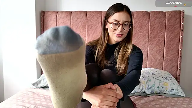 Emmy petit online show from 12-04-25, 06:07