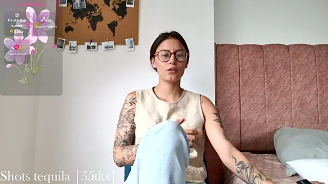 Emmy petit online show from 02-28-26, 07:02