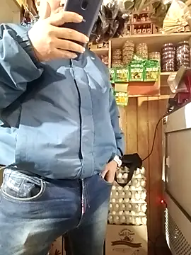 Snapshot of TheBriiaand30 chatting on 10-06-25, 02:40 TheBriiaand30 online show from 10-06-25, 02:40