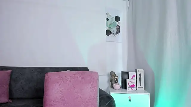 LaylaJewel online show from 02-12-26, 04:51