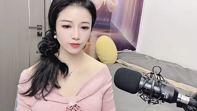 Snapshot of starsqimei chatting on 11-10-25, 04:39 starsqimei online show from 11-10-25, 04:39