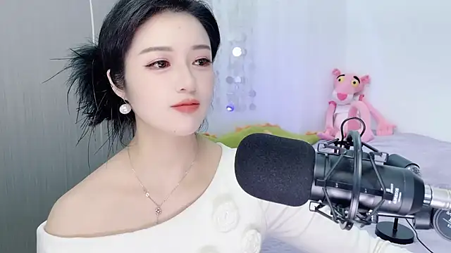 Snapshot of starsqimei chatting on 12-14-25, 06:19 starsqimei online show from 12-14-25, 06:19