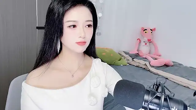 Snapshot of starsqimei chatting on 11-25-25, 04:35 starsqimei online show from 11-25-25, 04:35