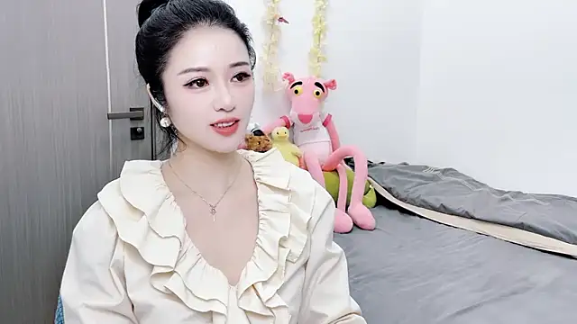 Snapshot of starsqimei chatting on 10-24-25, 05:06 starsqimei online show from 10-24-25, 05:06