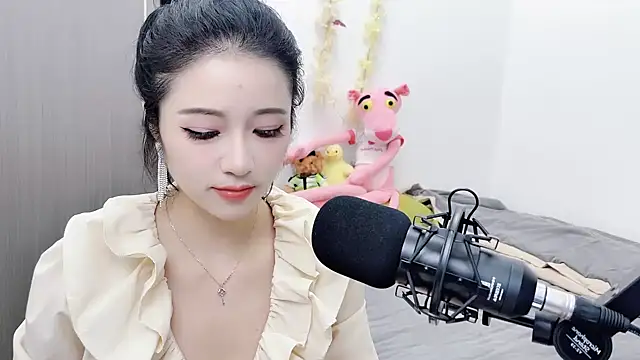 Snapshot of starsqimei chatting on 11-05-25, 05:54 starsqimei online show from 11-05-25, 05:54