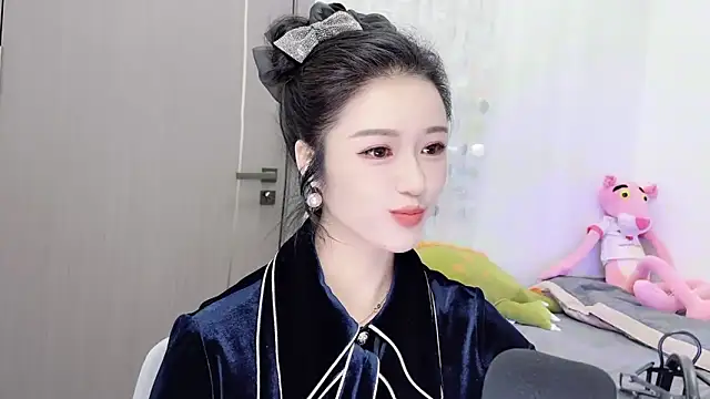 Snapshot of starsqimei chatting on 12-02-25, 05:53 starsqimei online show from 12-02-25, 05:53