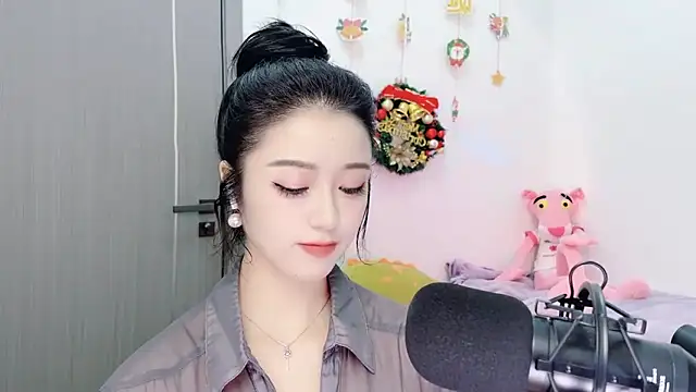 Snapshot of starsqimei chatting on 12-18-25, 06:07 starsqimei online show from 12-18-25, 06:07