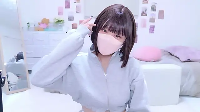 Snapshot of aki_zzz chatting on 10-22-25, 05:12 aki zzz online show from 10-22-25, 05:12