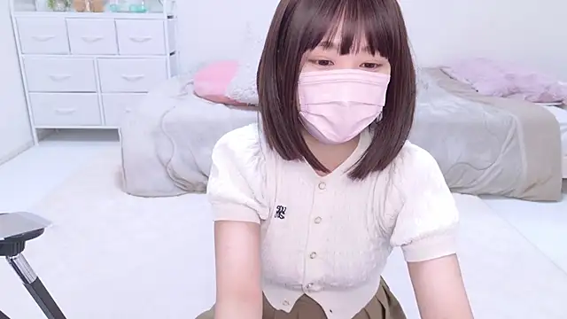 Snapshot of aki_zzz chatting on 03-17-25, 02:08 aki zzz online show from 03-17-25, 02:08