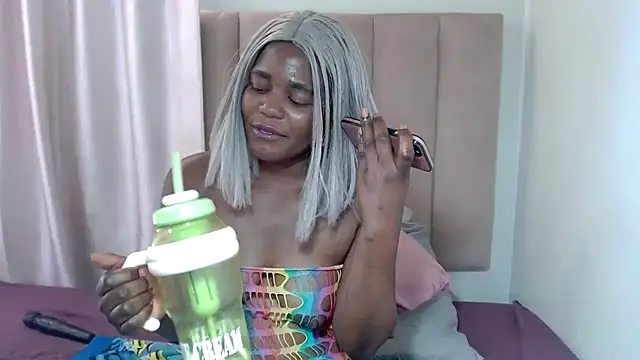 Snapshot of Kikiblaze77 chatting on 12-10-24, 08:19 Kikiblaze77 online show from 12-10-24, 08:19