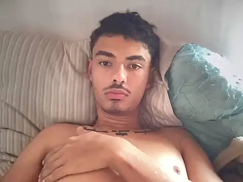 Snapshot of Ale_good chatting on 11-24-25, 03:56 Ale good online show from 11-24-25, 03:56