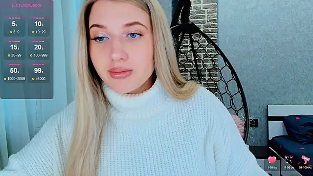 Evacadooo online show from 10-26-25, 04:02