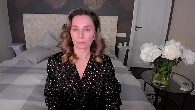 AllisonWilliams online show from 11-18-25, 04:54