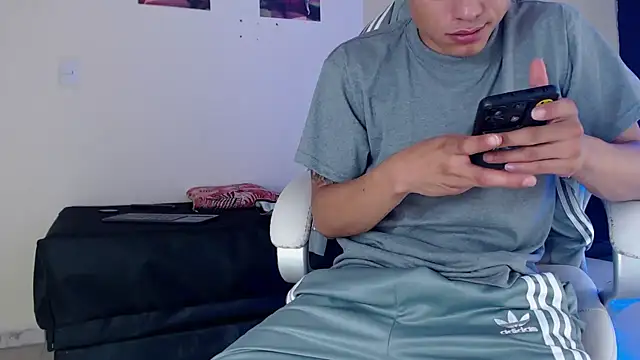 Andres thompson22 online show from 12-22-24, 04:28