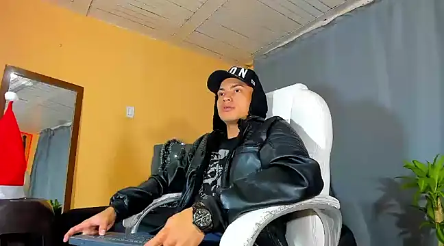 Andres thompson22 online show from 12-25-24, 04:01