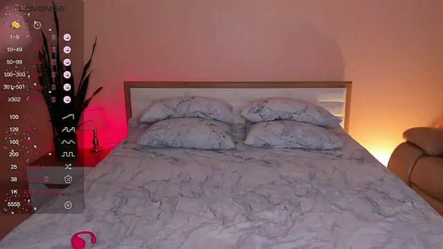 skinny sissss online show from 10-20-25, 11:11