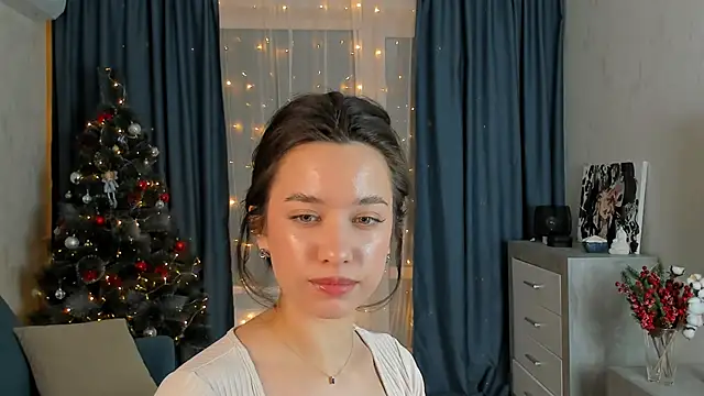 Snapshot of EmeliaReaper chatting on 02-18-25, 01:10 EmeliaReaper online show from 02-18-25, 01:10