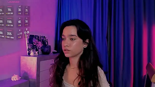 Snapshot of EmeliaReaper chatting on 09-29-25, 08:36 EmeliaReaper online show from 09-29-25, 08:36