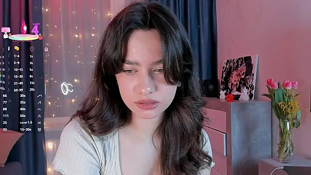 Snapshot of EmeliaReaper chatting on 03-06-25, 11:53 EmeliaReaper online show from 03-06-25, 11:53