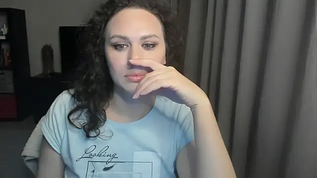 MollyCheiz online show from 06-04-26, 09:41
