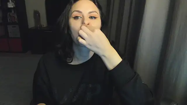 MollyCheiz online show from 09-18-25, 10:13