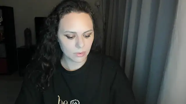 MollyCheiz online show from 06-24-26, 11:46