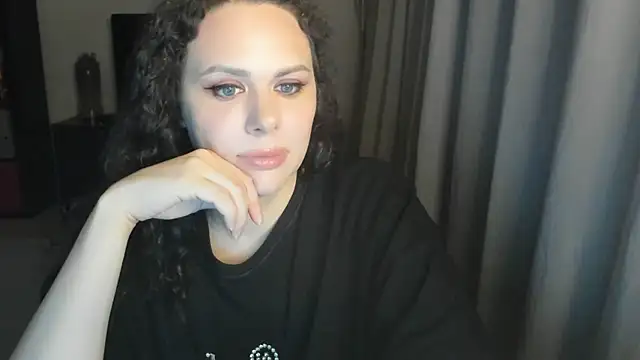 MollyCheiz online show from 06-26-26, 10:04