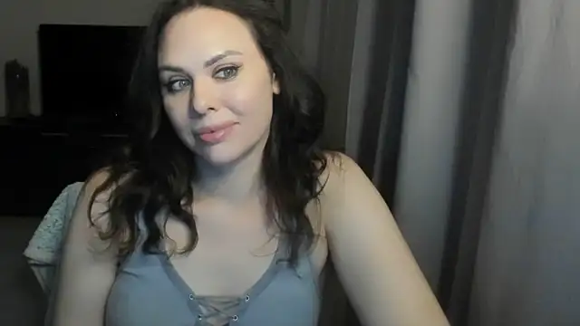 MollyCheiz online show from 04-15-26, 08:09