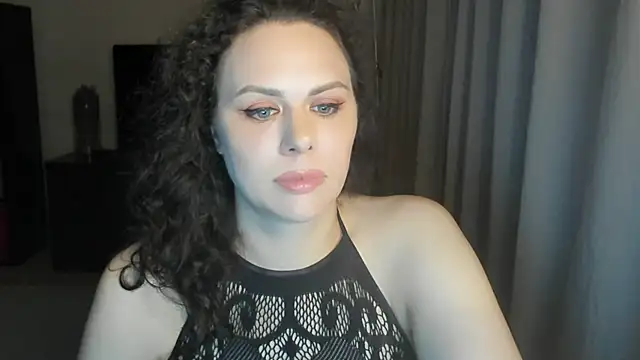 MollyCheiz online show from 06-22-26, 09:23