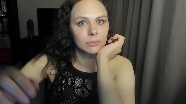 MollyCheiz online show from 06-11-26, 08:28