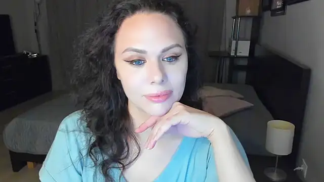 MollyCheiz online show from 09-10-25, 09:36