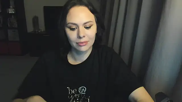 MollyCheiz online show from 09-25-25, 10:49