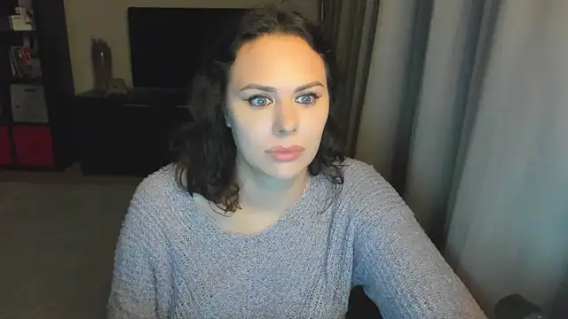 MollyCheiz online show from 09-22-25, 05:19