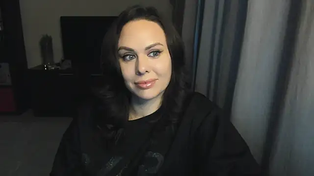 MollyCheiz online show from 10-27-25, 01:45