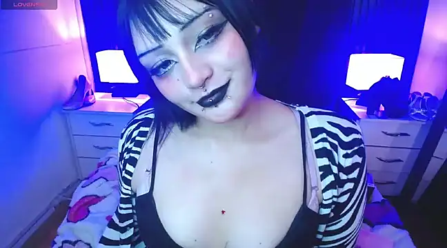 honney dark online show from 01-31-25, 03:20