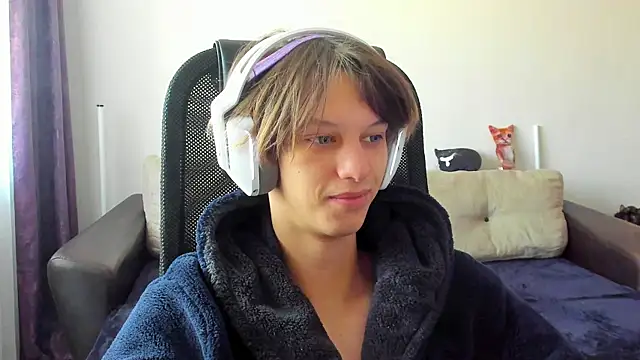 Ostin meow online show from 10-26-25, 06:25