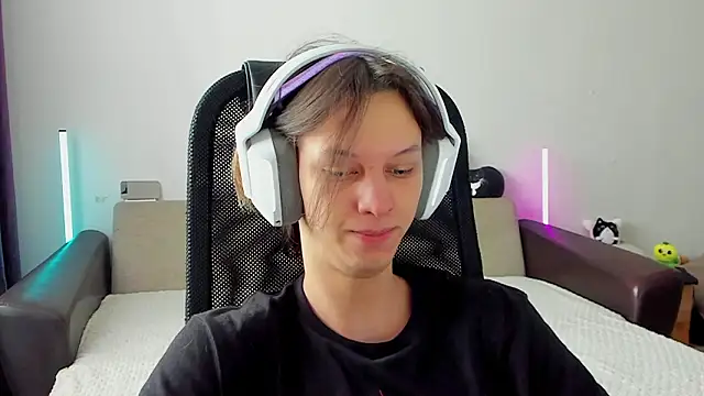 Snapshot of Ostin_meow chatting on 02-14-26, 07:41 Ostin meow online show from 02-14-26, 07:41